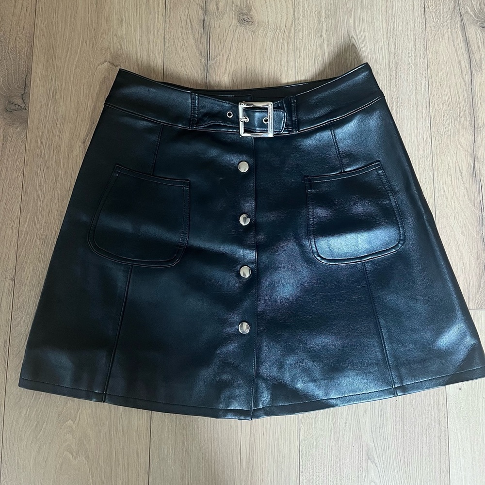 Sleek Black A-Line Faux Leather Skirt with Buckle Detail